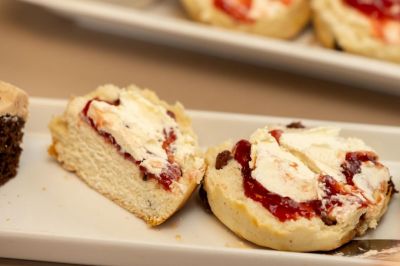 Cream tea scones