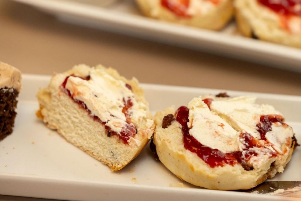 Cream tea scones